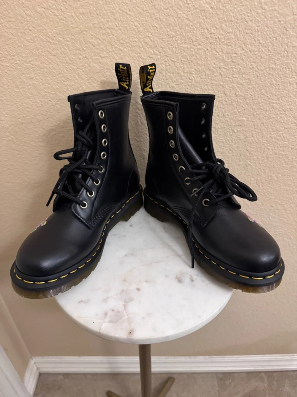 Women DR MARTENS 1469 Vonda II Embroidered floral rose whimsical leather boots 6 - Picture 5 of 9